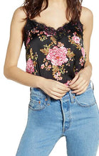 Load image into Gallery viewer, Sleeveless Fashion Top-M2
